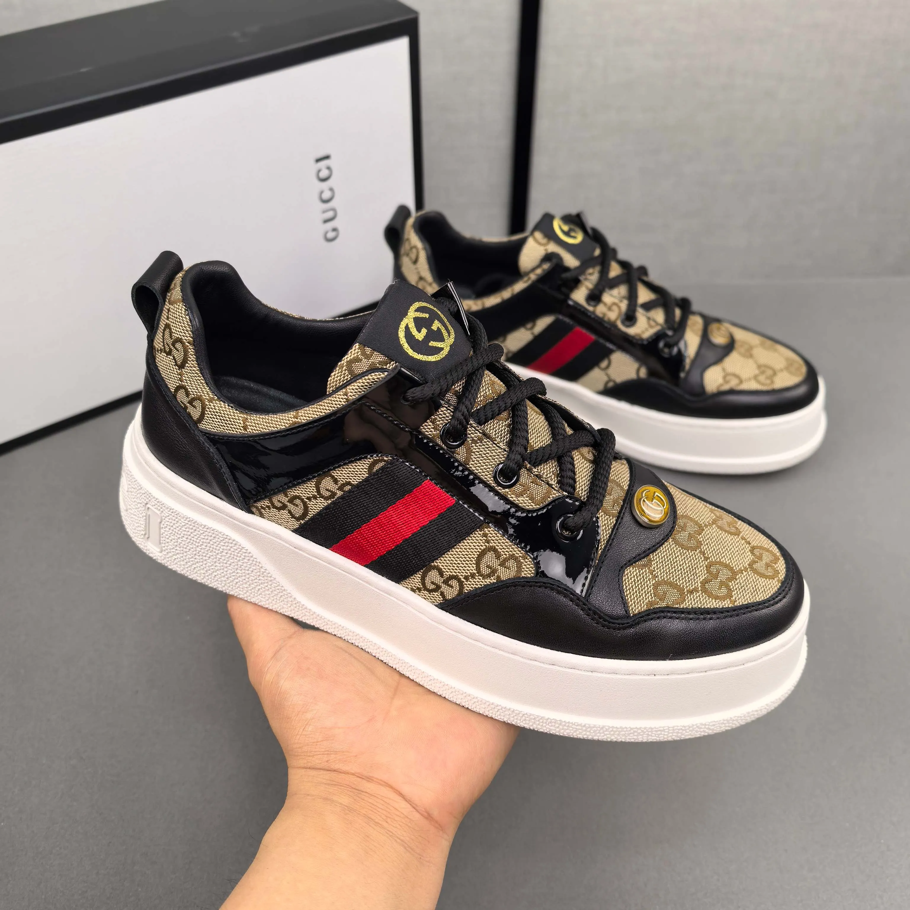 PP440🍒🍒🍒Gucci GUCCI official website latest model🎁classic casual fashion men's shoes👟hot style💥simple and elegant style, exclusive for trendy men. Unique official website latest brand elements👑Gucci original decoration, fashionable and generous, original soft calfskin fabric➕Comfortable soft first-layer pigskin lining ✅The official website specifies wear-resistant casual outsole, the classic model is taken at the counter in real life🎬Color: 2⃣️colors available😍Number 38-44